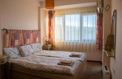 Kostenets Apartment | Ma-Bebe SPA Suite - Thermal Jacuzzi and Family Comfort