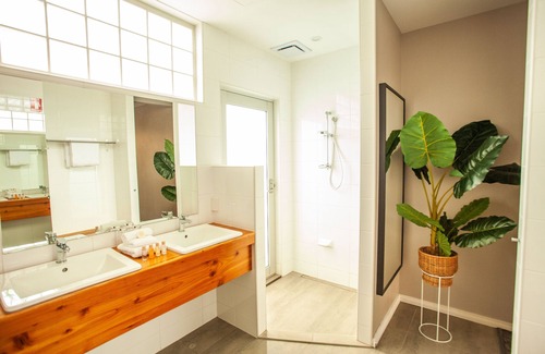 Fremantle House | Maand Up Accommodation