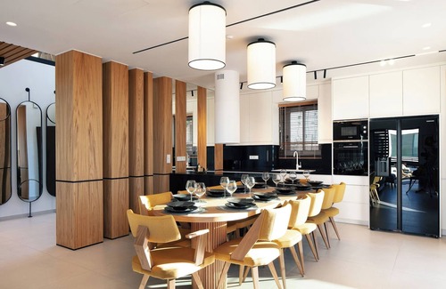 Skaleta Villa | Macaw Residence, indulge yourself in rare luxury, daily housekeeping included!