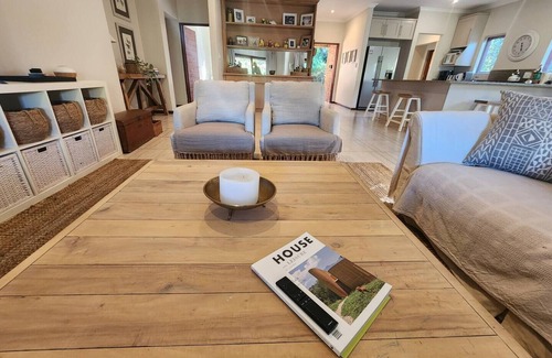 White River Villa | Maclarty House - Golf Estate