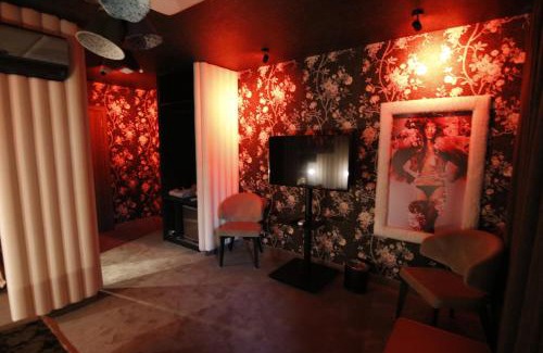 Athens Hotel | Madison