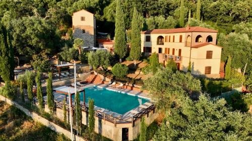 Scarlino Apartment | Madonna Del Poggio CAV