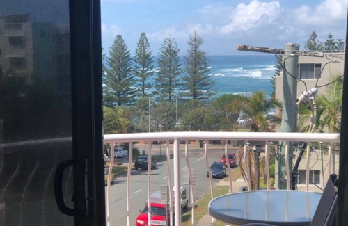 Caloundra Apartment | MADRID UNIT 5 - Kings Beach is also only approx. 600 metres away!