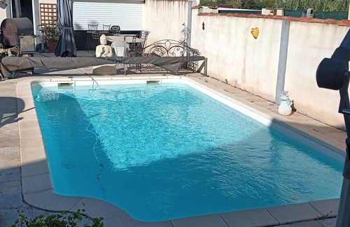 Saint-Victoret Bed & Breakfast | Maeva private Jacuzzi suite