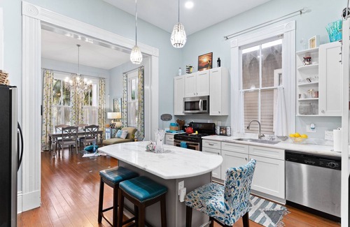 Lower Garden District Condo | MAGAZINE STREET meets HISTORIC CHARM