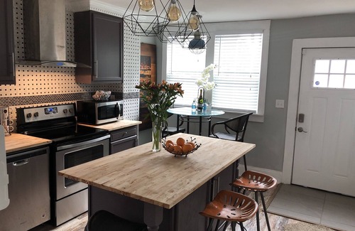 Mobile House | Magdalene Oaks on Government