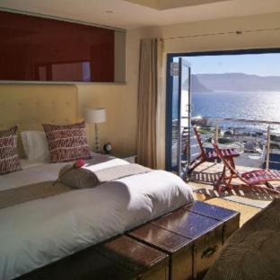 Simon's Town House | Magellans Hotel