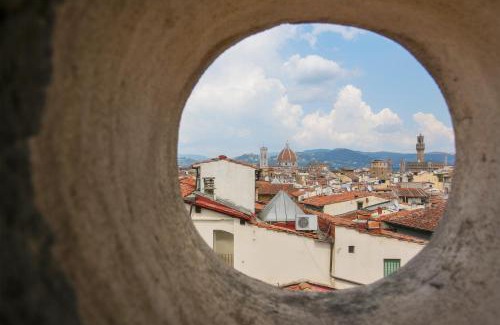 Oltrarno Apartment | Maggio In Florence