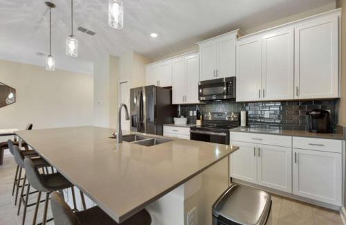 Kissimmee Apartment | Magic Lily - Storey Lake By Shine Villas #834