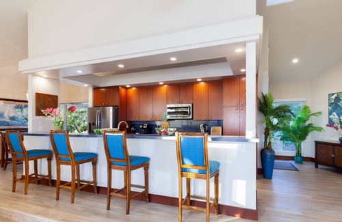 Kamuela House | MAGICAL 5-star OCEAN, Kohala Coastline, 4 Volcano Mtn Views, Private Pool & Spa