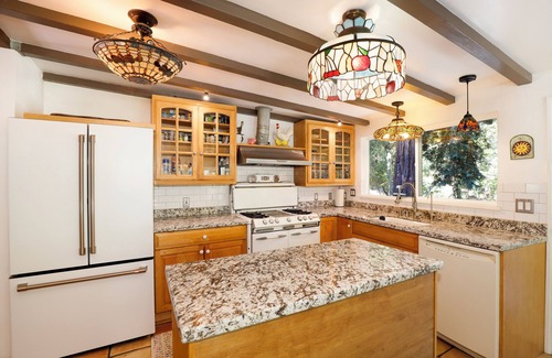 Topanga House | Magical Creekside 3 bedroom