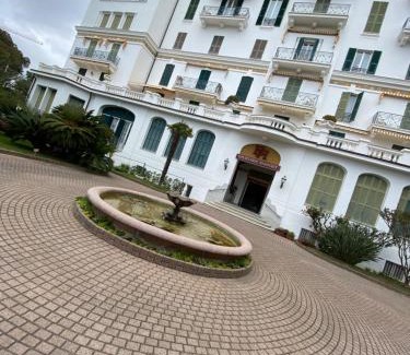 Bordighera Apartment | Magico Relax Bordighera-Open space con piscina e vista mare