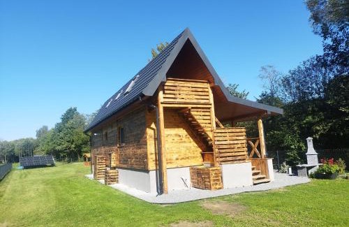 Dukla Ski Chalet | Magiczna Chatka Nad Rzeką Bieszczady