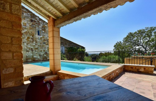 La Capelle-et-Masmolene Villa | Magnificent stone building with view near Uzès