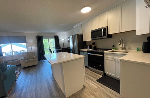 The Pines Condo | Magnificent 2- bedroom condo in Downtown Rehoboth 5 blocks to ocean & boardwalk