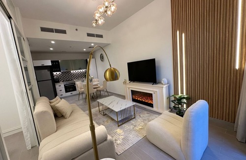 Dubai Apartment | Magnificent 2 bedroom Golfville+ Pool View