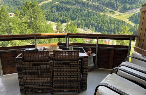 Isola Apartment | Magnificent 2-room apartment for 5 people with incredible view and large south-facing terrace