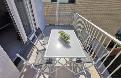 Llanca Apartment | Magnificent 3-bedroom apartment 400 meters from the beach.