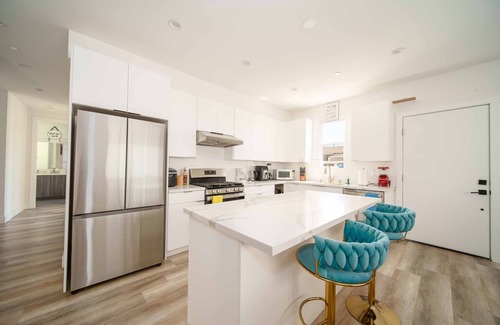 Westminster House | Magnificent 6BR near Disney w/Parking & Play area