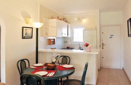 L'Escala Apartment | Magnificent apt. with terrace, solarium, barbecue, own wifi, a/c and swimming pool.