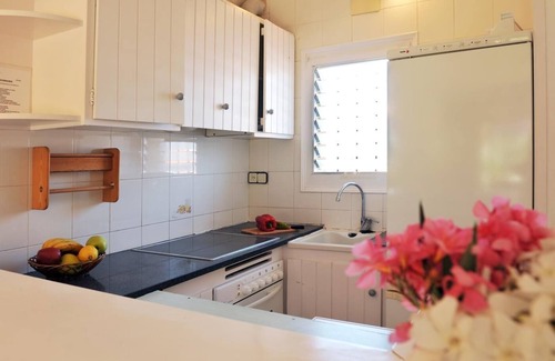 L'Escala Apartment | Magnificent apt. with terrace, solarium, barbecue, own wifi, a/c and swimming pool.