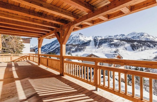 Montgenevre Ski Chalet | Magnificent chalet at the foot of the slopes with breathtaking views!