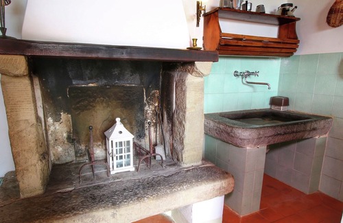 Petrognano Cottage | Magnificent detached house with panoramic views