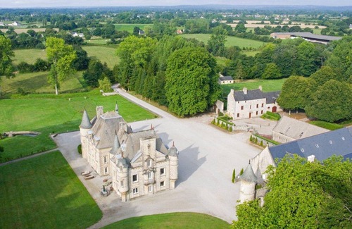 Yvetot-Bocage Cottage | Magnificent historic castle with park and luxurious rooms in Normandy