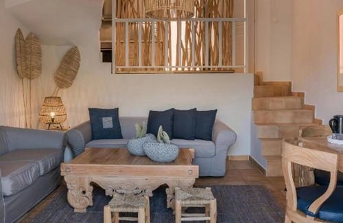 Frourion Villa | Magnificent Kefalonia Villa | Villa Chalker | 3 Bedrooms | Seafront