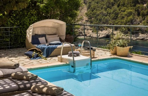 Frourion Villa | Magnificent Kefalonia Villa | Villa Chalker | 3 Bedrooms | Seafront