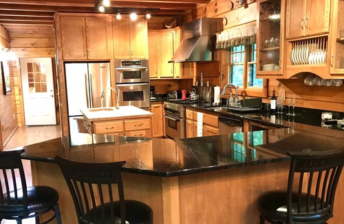 Hamlin Cabin | Magnificent Log Home Retreat in The Hideout!