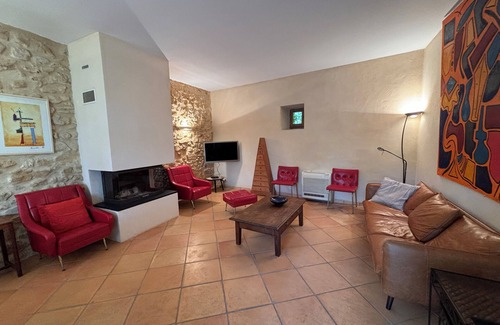 Mondragon Other | Magnificent Provençal House "Mas" - Lush Greenery