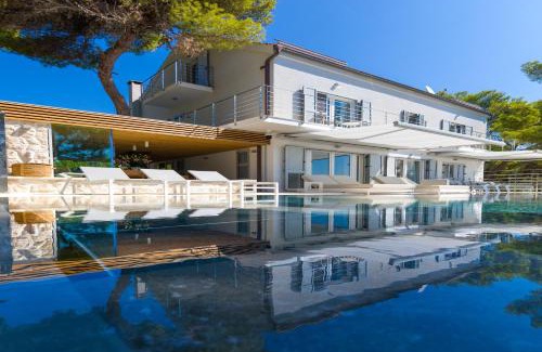 Hvar Villa | Magnificent Seafront Villa 10 Bedrooms Pakleni View Villa Private