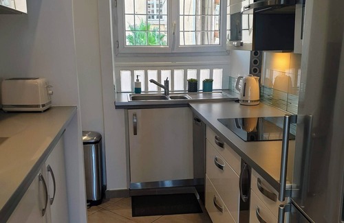 Old Town Apartment | Magnificent T3 of 75 m² on the marina