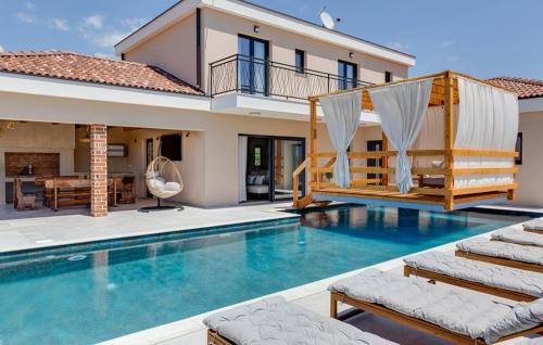 Pakostane Villa | Magnificent Villa Oasis with extra large pool
