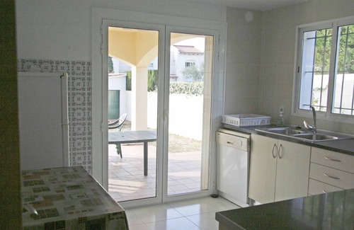 L'Escala Villa | Magnificent Villa with private pool on large plot unlimited free wifi