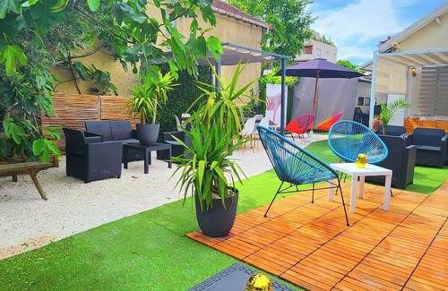 Neuilly-sur-Marne Villa | Magnificent villa with heated pool, jacuzzi and sauna