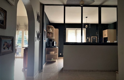 Uchaux Villa | Magnificent villa with infinity pool/Magnifique villa avec piscine privée