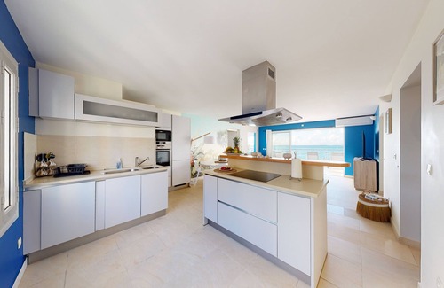 Grand Case Apartment | Magnificent waterfront apartment