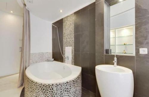 Enfants-Rouges Hotel | Magnifique appartement parisien - Marais