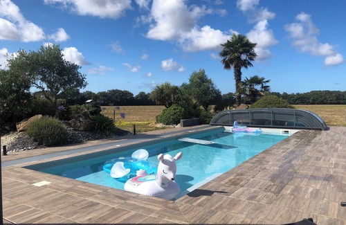 Saint-Reverend Villa | Magnifique Maison de Campagne Avec Piscine, à 10 min de L'océan