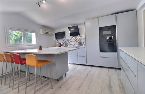 Le Luc House | Magnifique Maison Avec Jardin et Jacuzzi