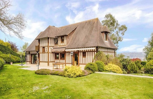 Deauville Villa | Magnifique Maison Deauville avec piscine 5BR/11P