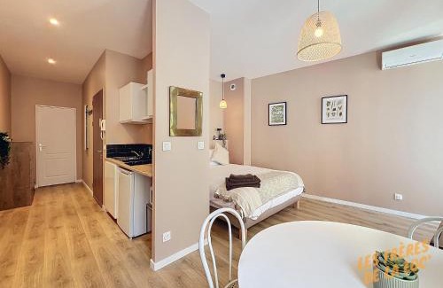 1st Arrondissement Apartment | Magnifique Studio - Hyper Central & Climatisation - Les Frères de la Loc'