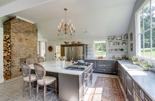 Columbia House | Magnolia Acres- Historic Country Estate