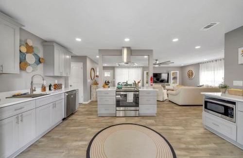 Fort Walton Beach House | Magnolia - Family-Friendly Comforts, TVs, Grill & Just Steps to the Beach!