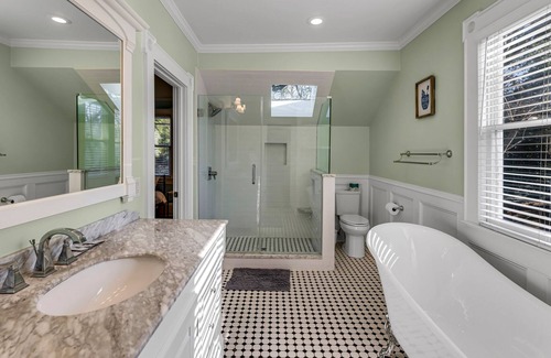 Greensboro House | Magnolia Manor - Private Backyard - Close to Downtown