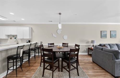 Central Myrtle Beach Condo | Magnolia Pointe Luster Leaf 4882-202