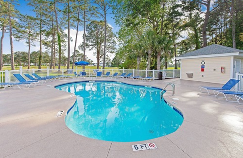 Central Myrtle Beach Condo | Magnolia Pointe Luster Leaf 4882-202