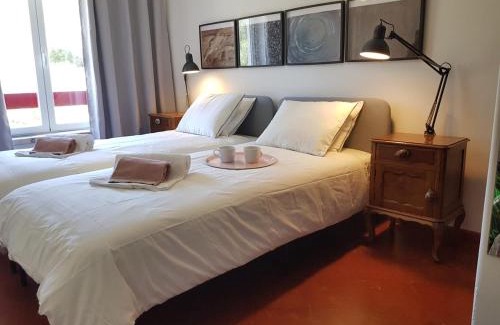 Magoito Apartment | Magoito Beach-Beautiful Walkways and Fossil Cliffs